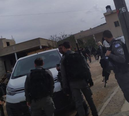 شرطة الاحتلال تداهم منازل في برطعة وتفتشها